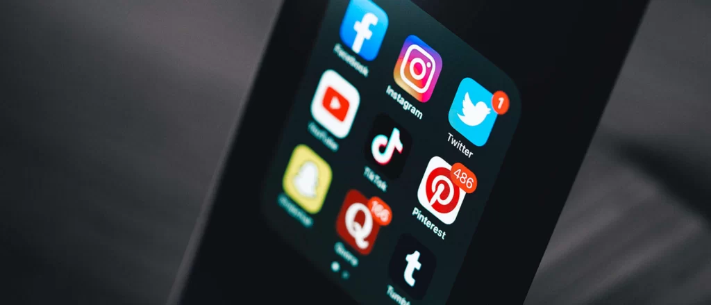 Crafting a Successful Social Media Strategy for the Australian E-commerce Market 2 Crafting a Successful Social Media Strategy for the Australian E-commerce Market