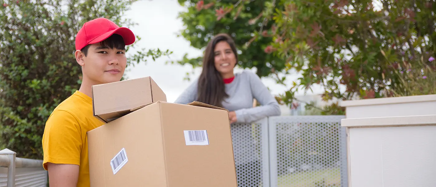 Tracking Number in E-commerce and Shipping