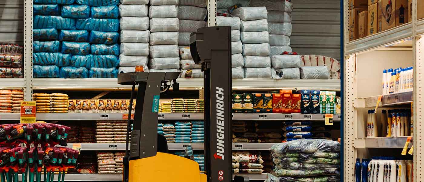 Warehouse in E-commerce and Shipping