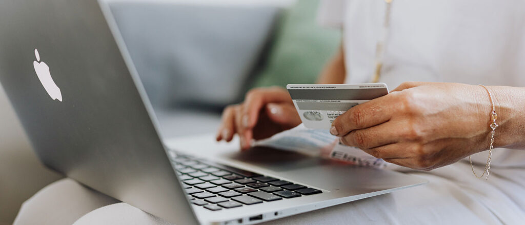 Interactive Social Commerce: A Comprehensive Guide 2 Interactive Social Commerce: A Comprehensive Guide