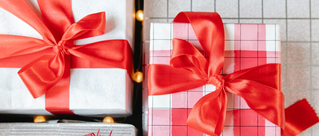 the-color-red-tops-the-gifting-choices-for-valentines-day-sale-in-australia