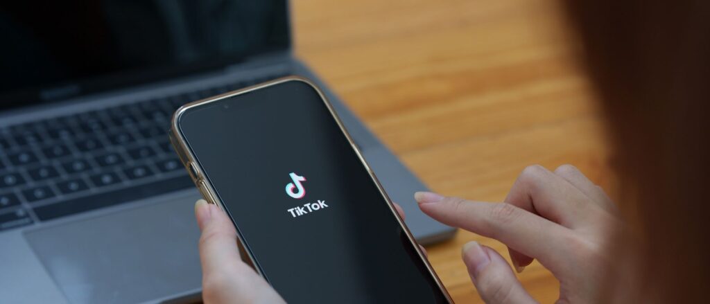 Bagaimana Aplikasi TikTok Mengubah Budaya Jual-Beli Online