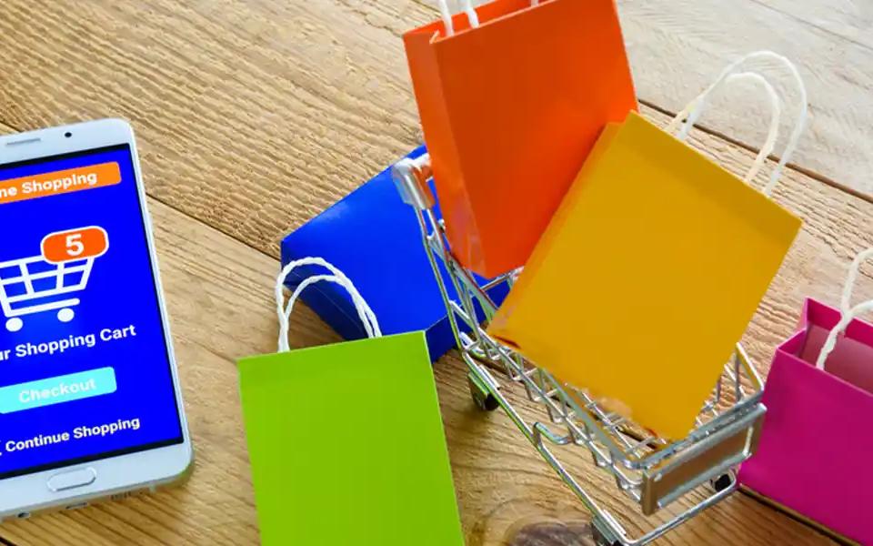 E-commerce bags on a shopping cart | Locad