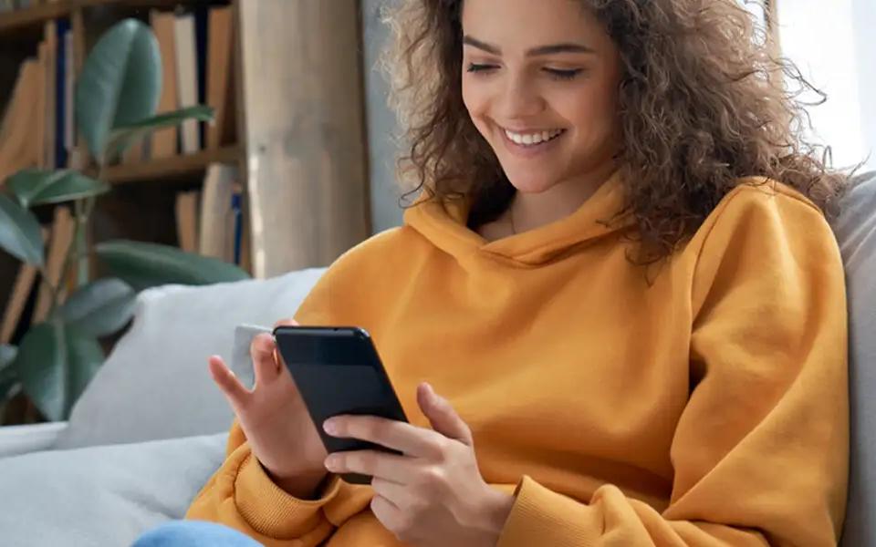 Live shopping on an e-commerce store | Locad