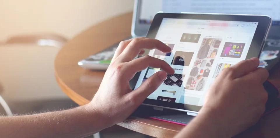 E-Commerce Automation: Benefits, Tools, And Key Challenges 1 E-Commerce Automation: Benefits, Tools, And Key Challenges