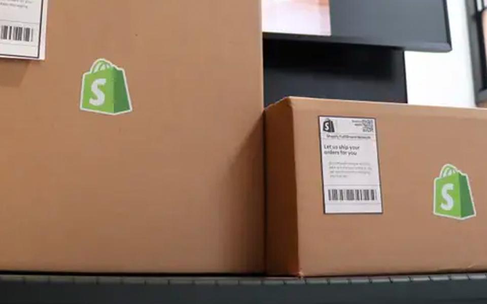 Shopify Fees 101: Which Shopify Plan Is Best In 2023?