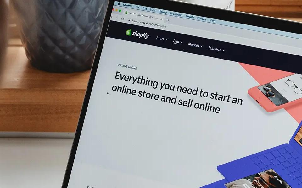 Shopify Fees 101: Which Shopify Plan Is Best In 2023?