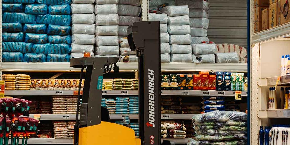 Warehouse in E-commerce and Shipping
