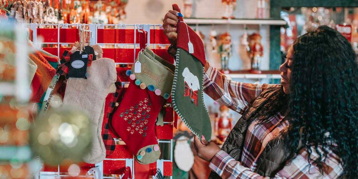 Understanding seasonal demand in E-commerce Locad