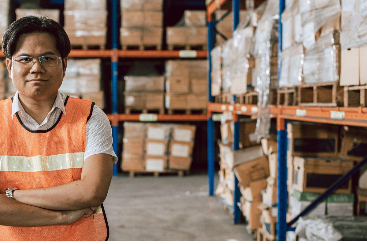 Tanggung Jawab Warehouse Staff dalam Pengelolaan Gudang