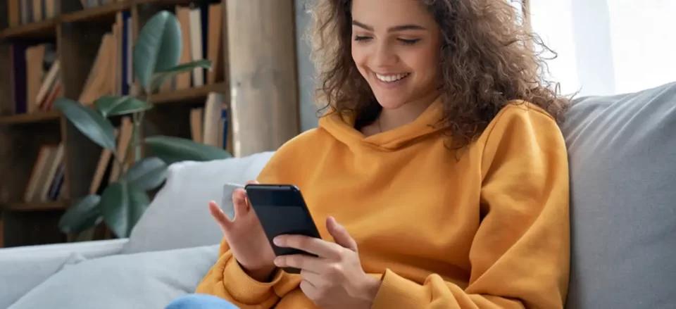 Live shopping on an e-commerce store | Locad
